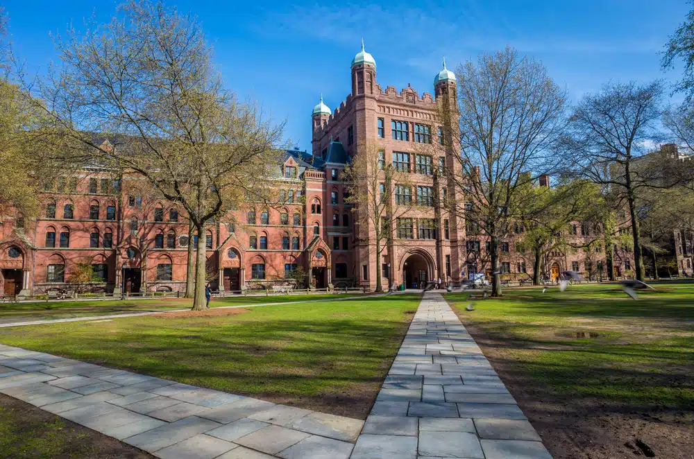 Du học tại Yale University – Chinh phục ước mơ tại một trong những trường đại học danh tiếng nhất thế giới