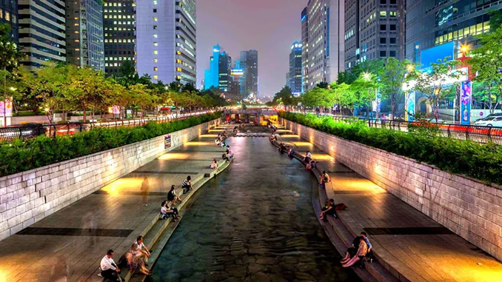 Suối Cheonggyecheon: Thiên Đường Bình Yên Giữa Lòng Seoul Sôi Động